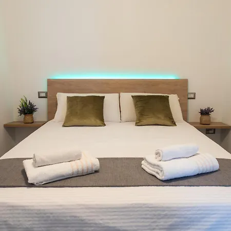 - 3 Min Walk From - Modern Flat For 5 Guests اباديا لاريانا