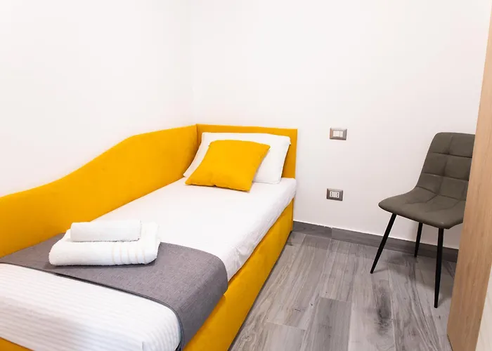 - 3 Min Walk From - Modern Flat For 5 Guests Appartement